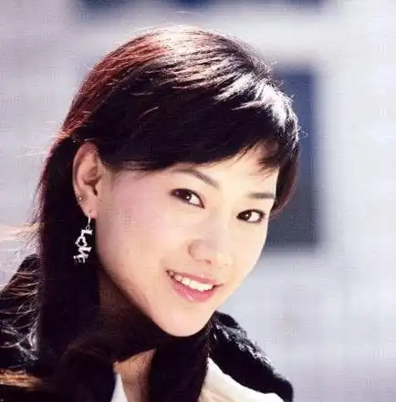 《我只喜欢你》言默妈妈扮演者曹艳艳个人资料介绍_网易订阅