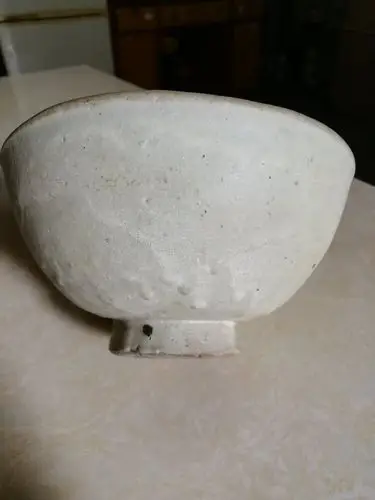 请问瓷器老师这只破碗是不是现代工艺品?谢谢!