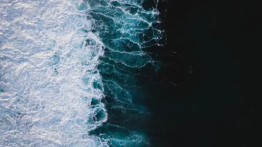 海量壁纸一键设置尺寸:2560x1440体积:3mb上传时间:2022-03-10壁纸