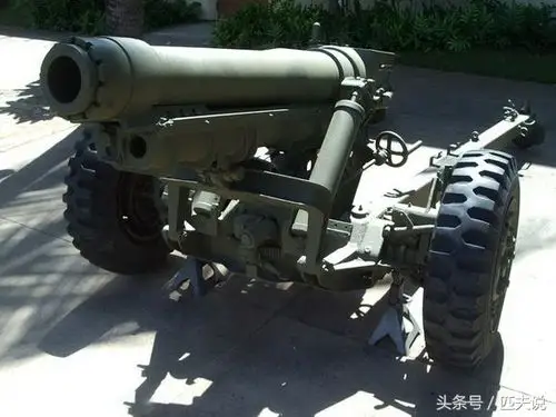二战美制m3型105mm榴弹炮看这炮口就该知道威力如何