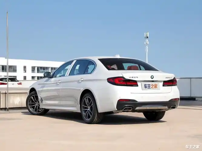 宝马5系 2023款 530li 尊享型 豪华套装前脸风格看起来较为成熟,格栅