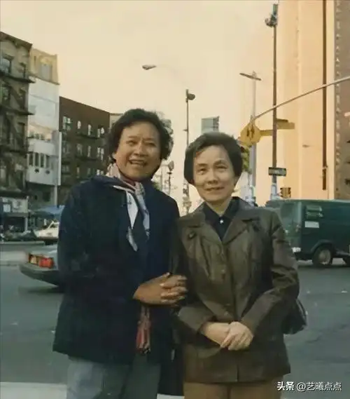 电影表演艺术家秦怡与王文娟合影10,袁雪芬,傅全香,尹桂芳,范瑞娟