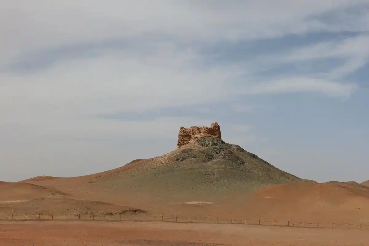 记录 大西北7215沙漠 戈壁 星河 以及八九点才下山的太阳 - 抖音