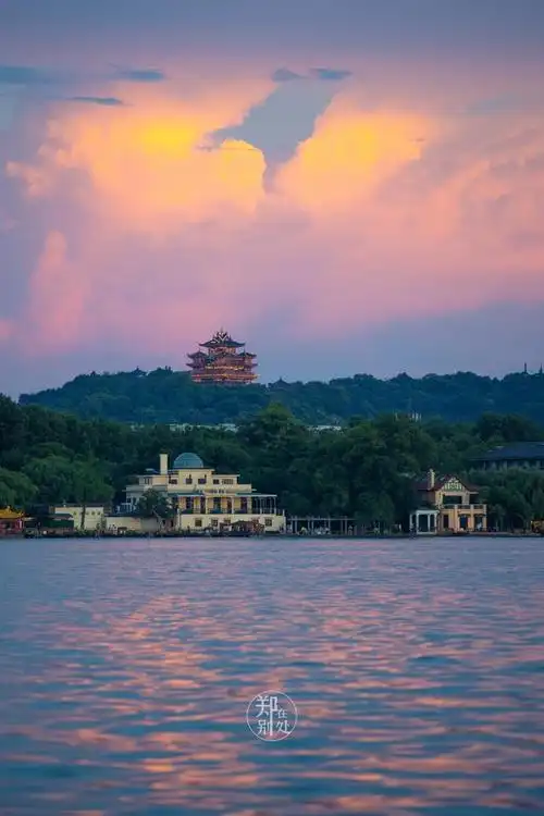 老郑游玩了西湖周边的很多地方,却从来没有拍过"三潭印月".