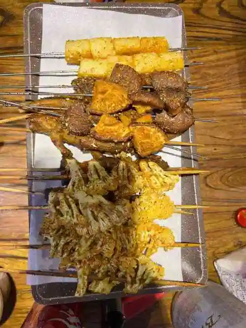 不是烧烤(大成路店)-"烤串不错,味道很好.麻辣小龙虾虽然有点贵.