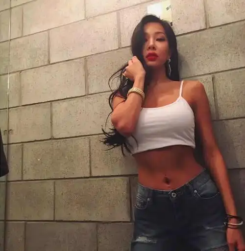 如何评价韩国女rapper jessi(另求科普)? - 知乎