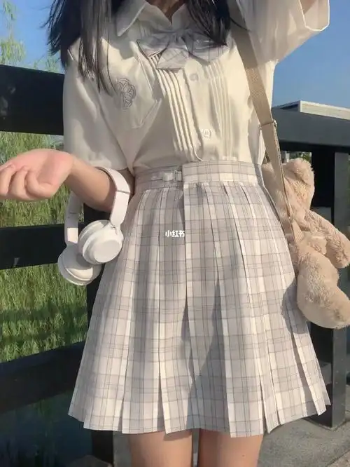 巨干净温柔的紫格pxx平价jk格裙