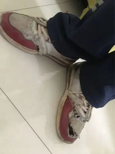 鞋子破了