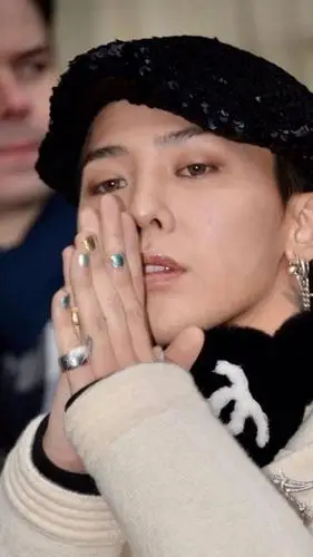 权志龙,a$ap rocky踩碎你的有色眼镜|男生美甲指南&酷仔采访_指甲