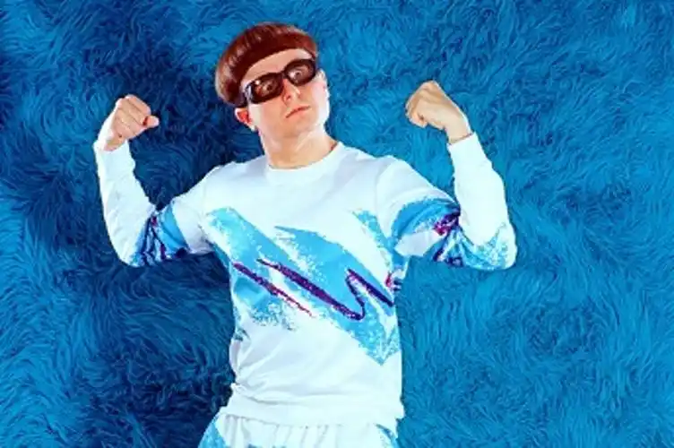 discover & download - oliver tree