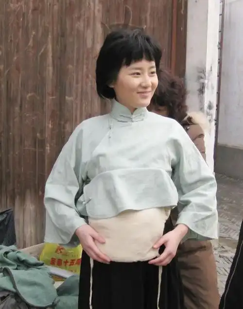 《毛岸英》上海热拍 张舒羽装扮孕妇(图)