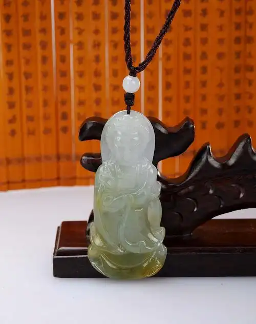 天然a货翡翠冰糯种祥云观音吊坠