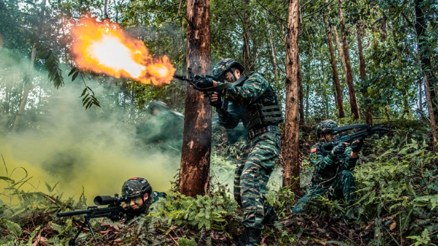高燃现场!直击武警四川总队特战分队练兵场