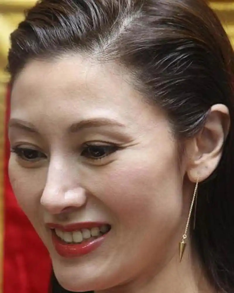 50岁李嘉欣公开素颜照,幻想破灭