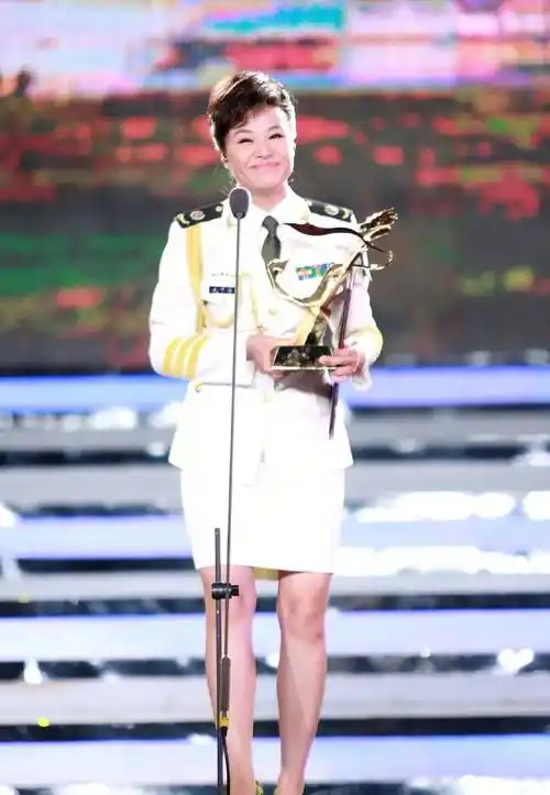 王丽达:女子歌唱家努力多年后,嫁给了妈妈的偶像,获得幸福生活_株洲市