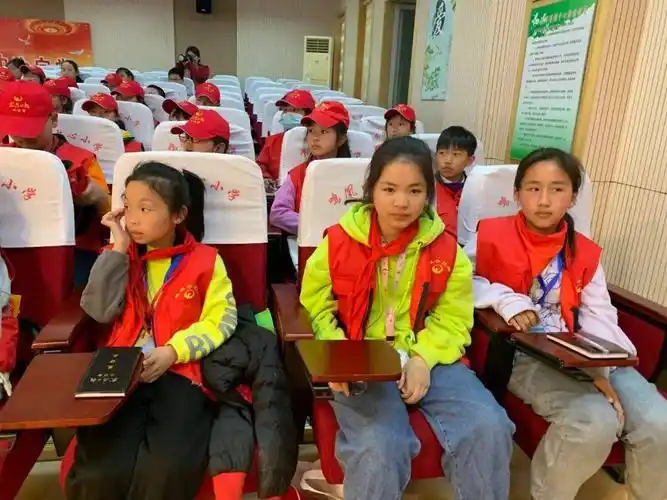 活动掠影鸣凰中心小学武报小记者开展无人机知识讲座