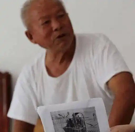 王守海的儿子第一次看到这些表情包时还有些不解和愤怒,觉得是对父亲