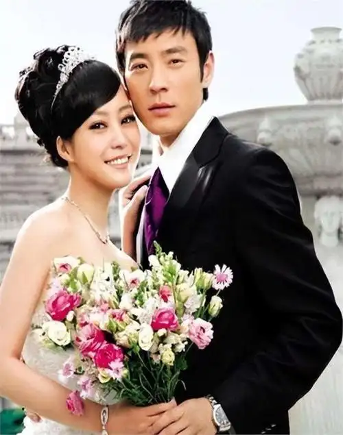 离婚15年后,再回头看李光洁和郝蕾的差距,这简直就是天差地别!