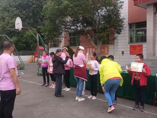 东里小学香港恩慈教育基金会奖学金发放仪式