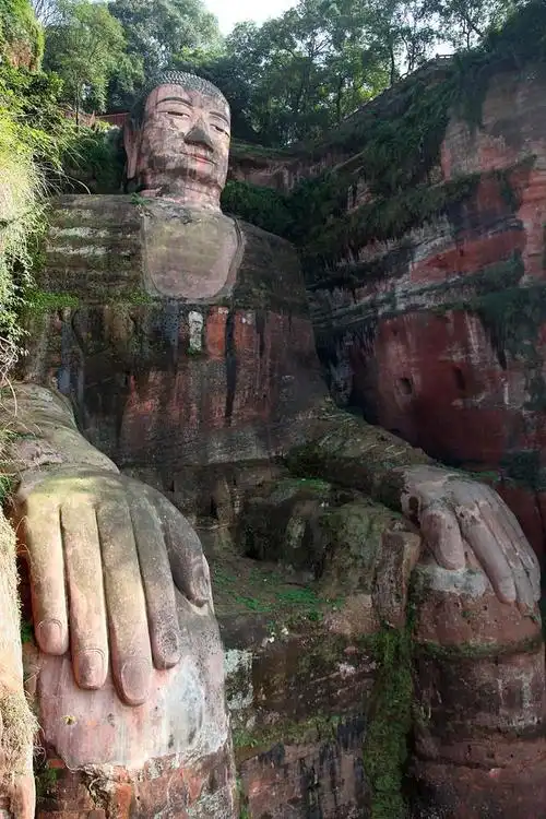 探访乐山大佛,感受千年佛光!