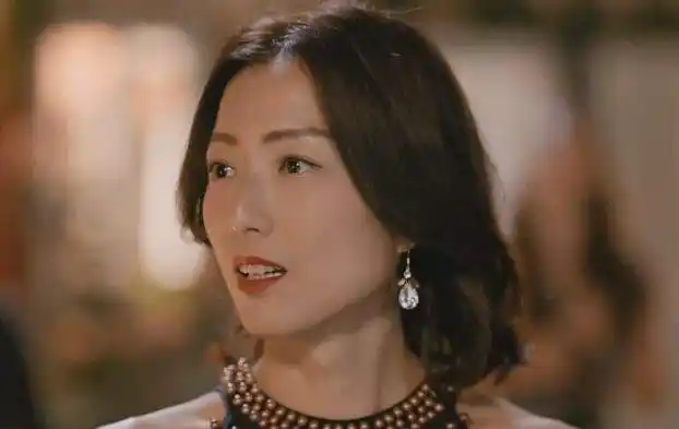 曝许志安黄心颖秘交近两年港媒围堵马国明妈妈女方关闭微博评论