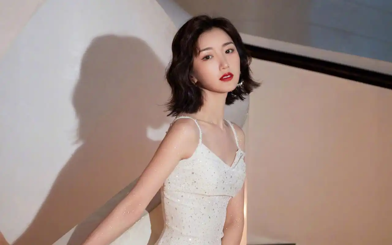 图集:分享一组大明星毛晓彤的高清写真壁纸,赶紧收藏吧!