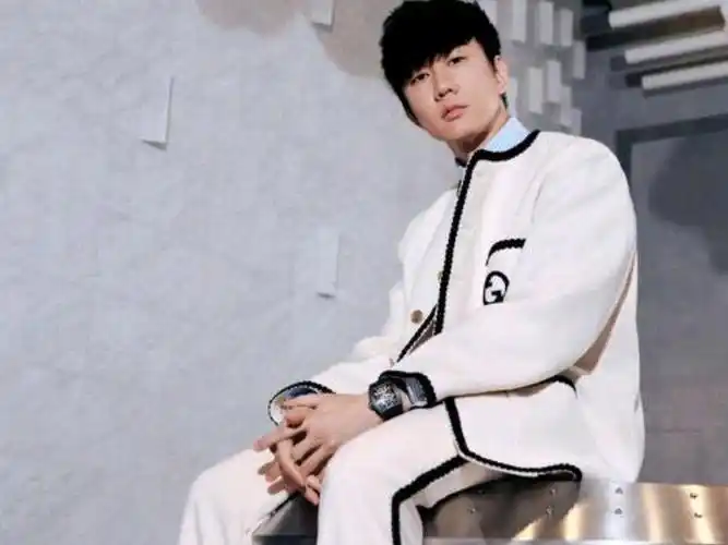 林俊杰演唱会:现场与专辑无异的音乐盛宴音乐魔法师再现深情演绎