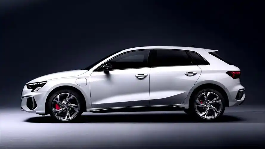 2021款奥迪a3推出电动版,最大输出功率达到180千瓦_易车视频