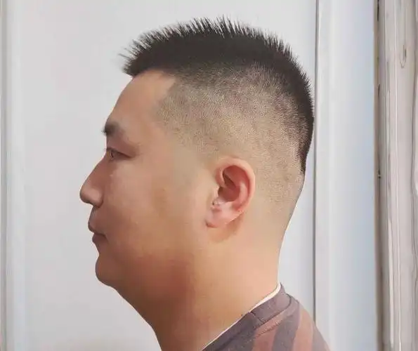 中年男士发型2022最新图片2022年男士短发最新款图片