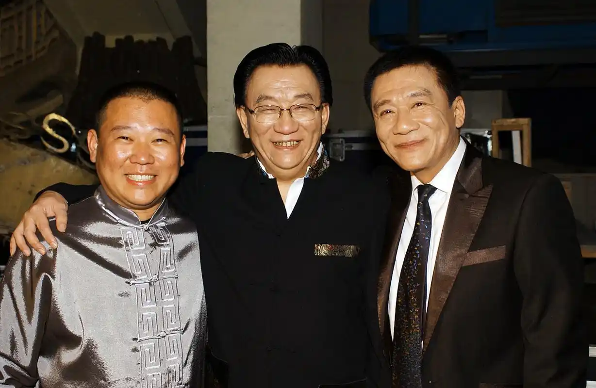 供您参考:  侯耀文:一个多情才子的传奇人生  他是侯宝林大师的儿子