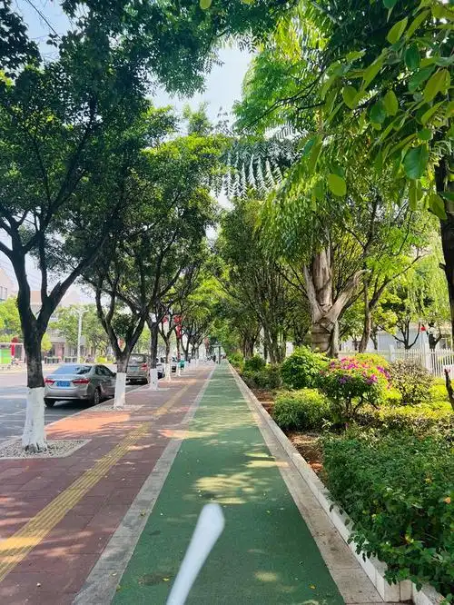 弥勒是一座漂亮别致的小城