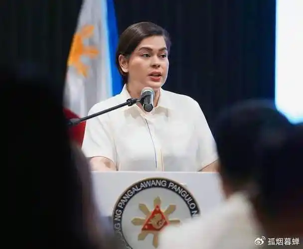 当初杜特尔特家族和马科斯家族之所以联手参加2022年