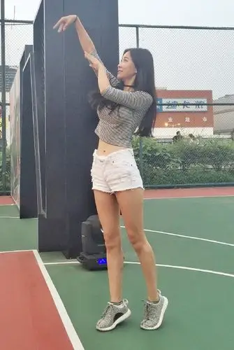 36/37 影视巨头向周玲安求婚 两人结缘只因100元