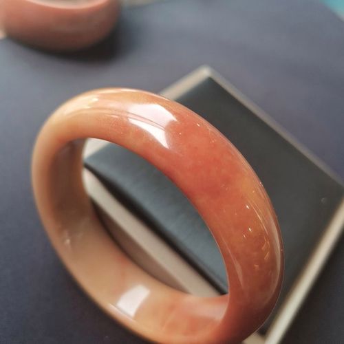 新疆戈壁金丝玉彩玉手镯 颜色丰富