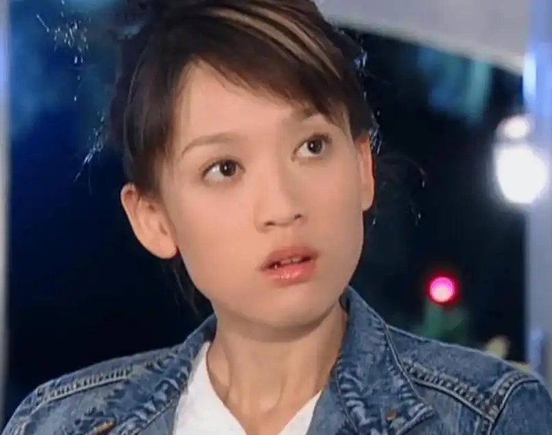 原创45岁陈乔恩晒照庆生比演王子变青蛙时还嫩爱情比啥保养品都强