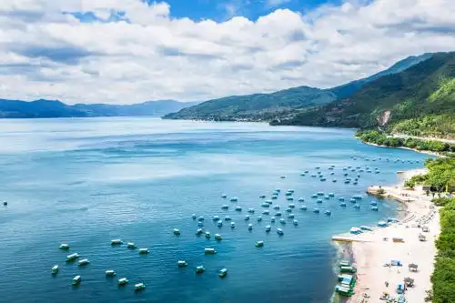 云南省玉溪市澄江县抚仙湖畔禄充波息湾景区