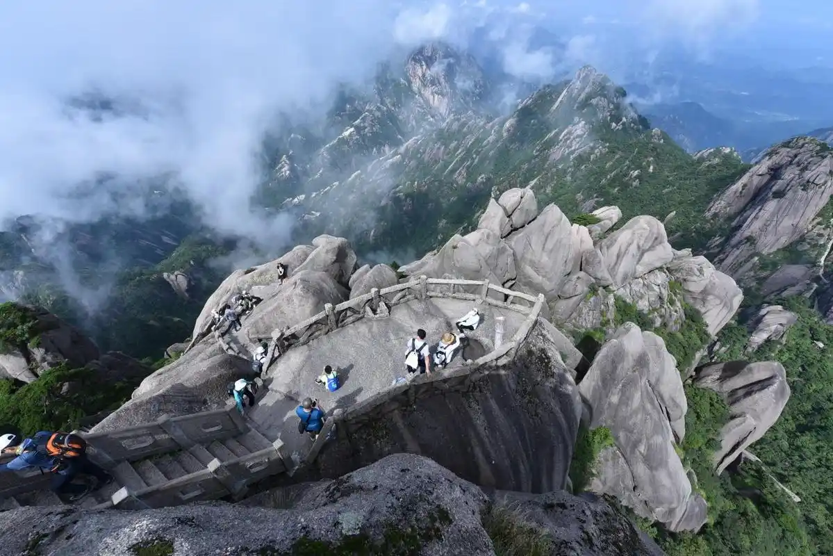 风光摄影:黄山莲花峰