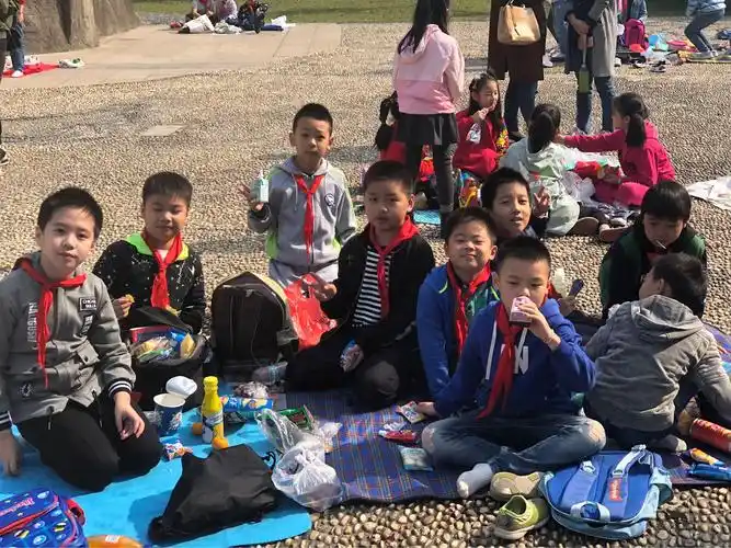 "最是一年秋好处,快乐游学在公园"——新风实验小学三年级学生秋游