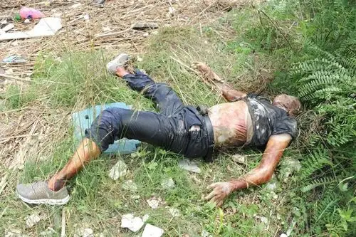 黄河边发现一具漂浮无名男尸!有认识或有线索的速速报警!