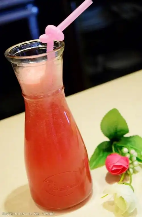 西瓜汁饮料甜品图片