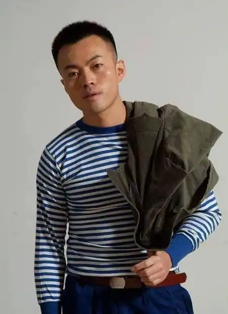 金牌编剧父亲演员媳妇他情愿从跑龙套做起