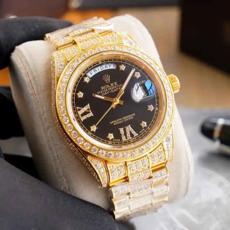 劳力士rolex最新款星期日历型系列满天星镶钻机械男表 土豪本色金1