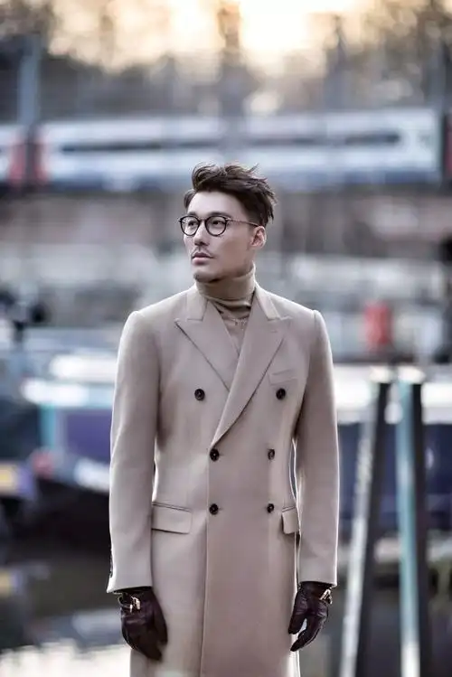 跟着"伦敦时装周首位全球代言人"——胡兵,一起来get其中的穿搭技能吧
