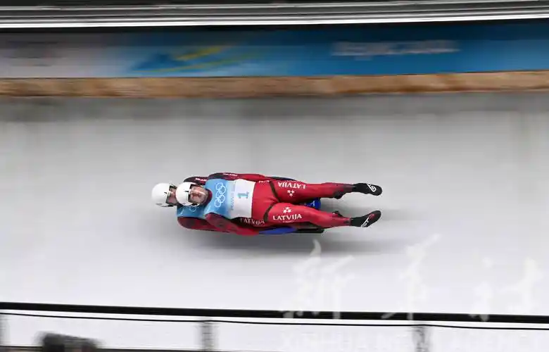 雪橇——双人赛赛况_中国四朵金花单板滑雪出战_比赛_选手