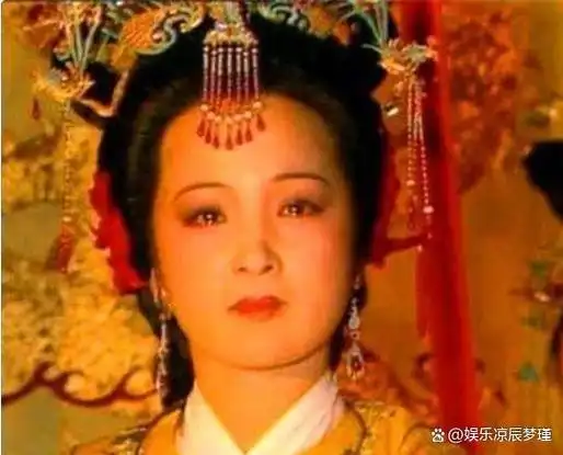 在第五十八回中,描述了一位老太妃的去世.