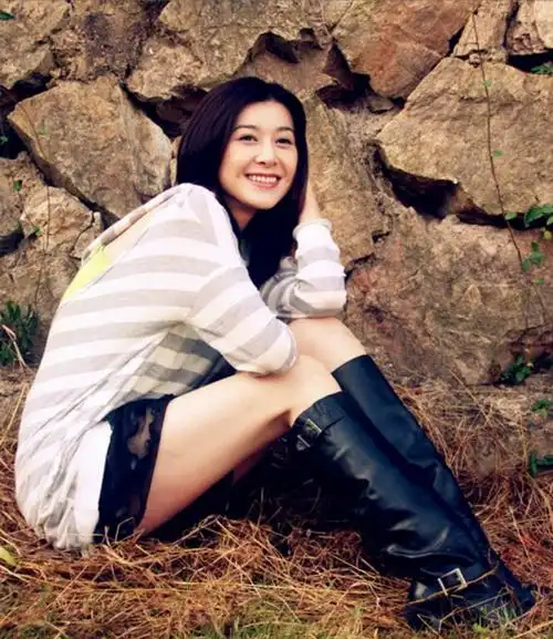 甄锡个人资料简介:曾是模特冠军,嫁给黄海冰甘当贤妻良母,5年生一双