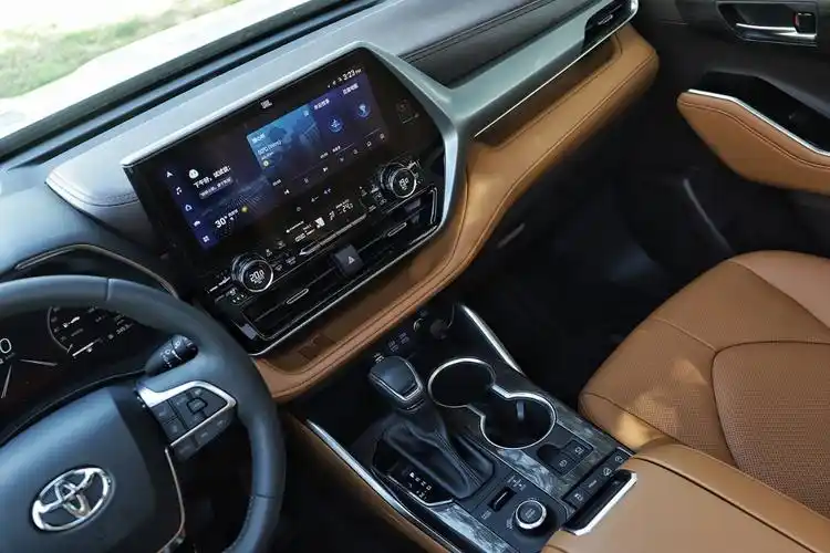 不仅是车更是生活试驾广汽丰田第四代汉兰达380t