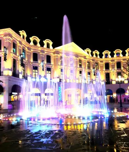 舟山如心小镇夜景璀璨夺目