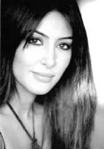 p>莱拉·罗阿斯,1971年6月22日出生于伦敦斯特普尼,影视演员,主要