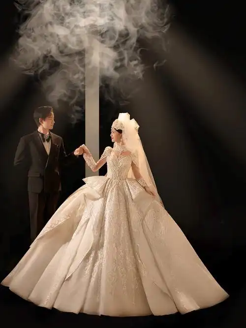 室内创意婚纱照丨光影婚纱照丨婚纱摄影